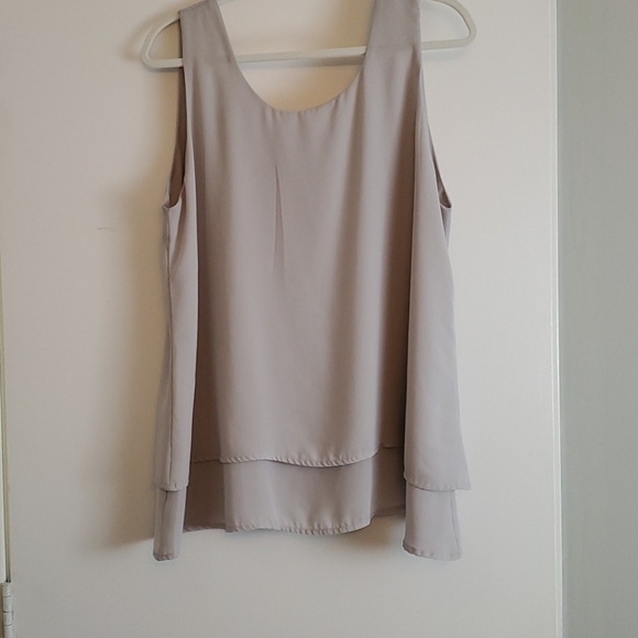 Lightweight Grey Top - Picture 3 of 3